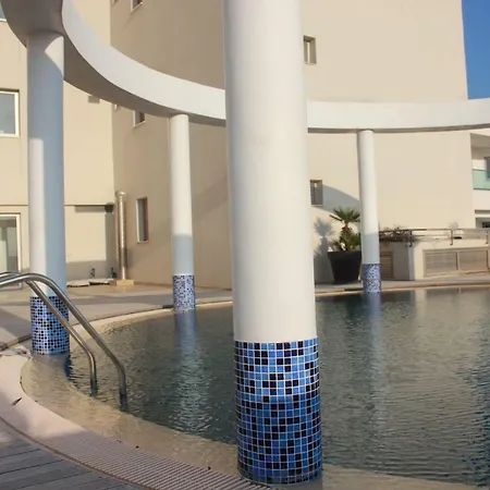 3b Luxury Seafront W/ Pool &gym - Finikoudes Beach * לרנקה