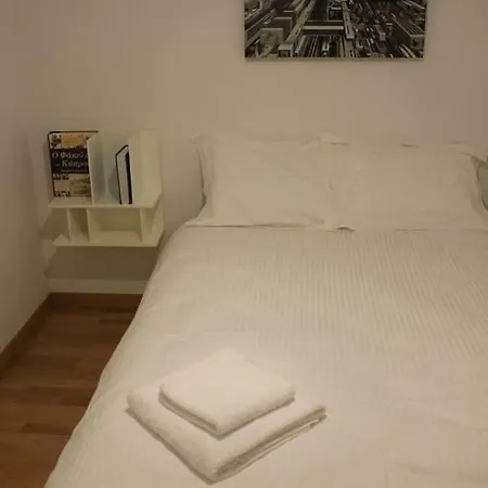 3b Luxury Seafront W/ Pool &gym - Finikoudes Beach لارنكا