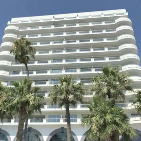 شقة 3b Luxury Seafront W/ Pool &gym - Finikoudes Beach لارنكا