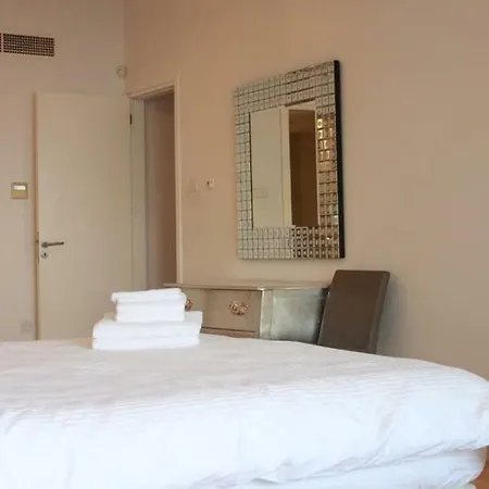 3b Luxury Seafront W/ Pool &gym - Finikoudes Beach *