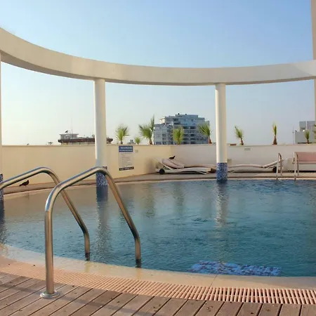 3b Luxury Seafront W/ Pool &gym - Finikoudes Beach Apartment