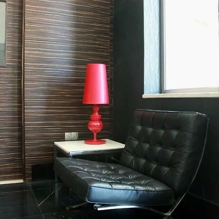 Apartment 3b Luxury Seafront W/ Pool &gym - Finikoudes Beach *