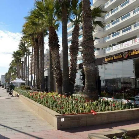 3b Luxury Seafront W/ Pool &gym - Finikoudes Beach *