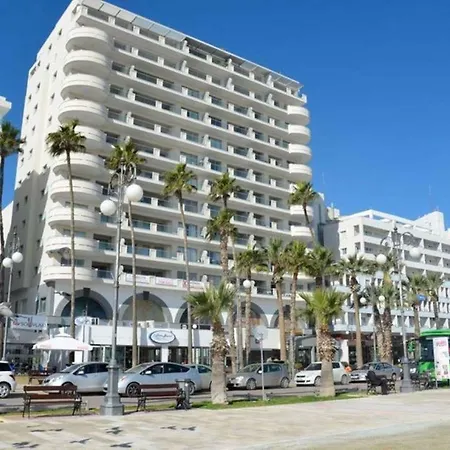 3b Luxury Seafront W/ Pool &gym - Finikoudes Beach Apartment