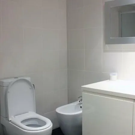 3b Luxury Seafront W/ Pool &gym - Finikoudes Beach Апартаменты Ларнака